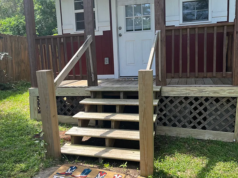 Linwood Dr — Photo 2