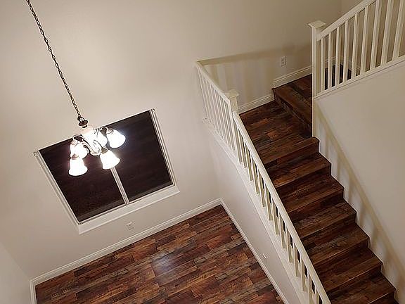 4th image of 509 Dolphin Point Ct