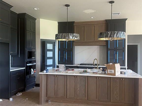 5th image of 6920 Lake View Ct