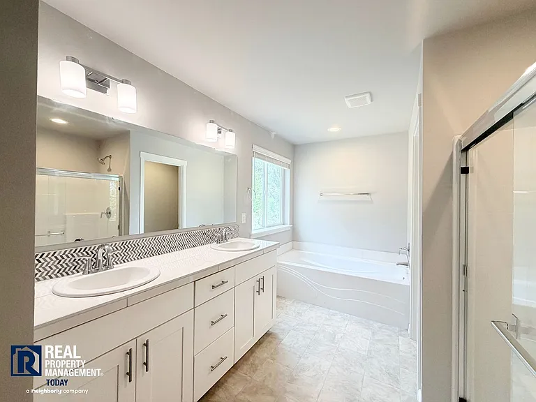 909 161st Street Ct E — Photo 21