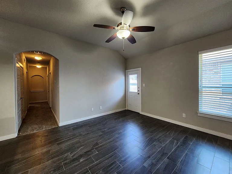 1143 Creekside Orch — Photo 6