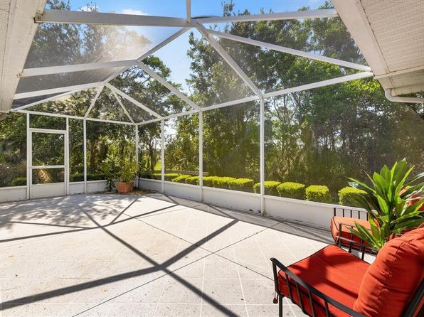 1037 Willow Dr, Leesburg, FL 34748