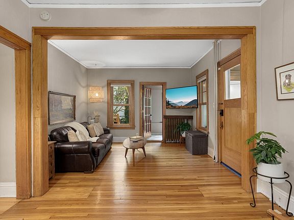 5th image of 1189 Goodrich Ave