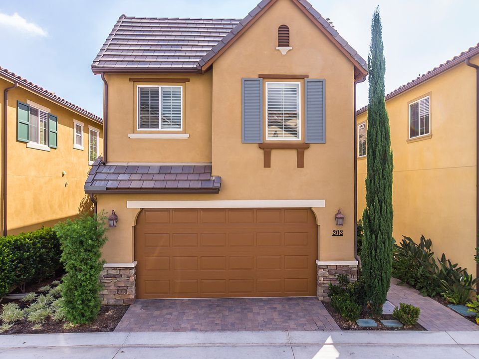 783 Gatun St #202, San Pedro