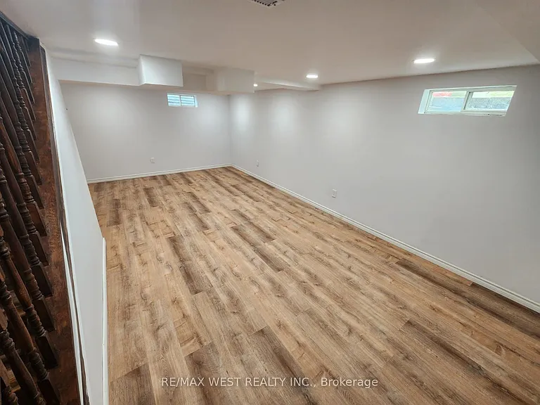 10658 Atwater Cres — Photo 26