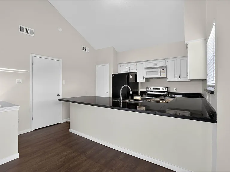 88 Lakeview Vlg — Photo 23