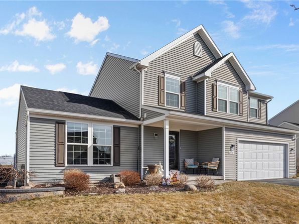 5938 Kennebec Ct, Farmington, NY 14425