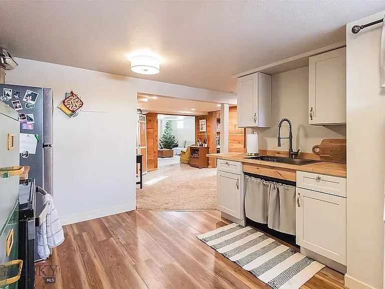 Entrance into kitchen