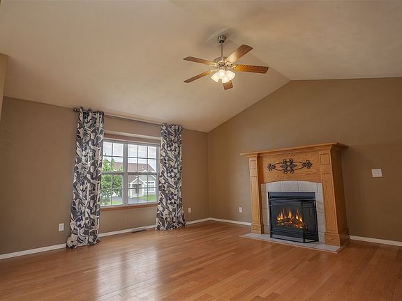 3rd image of 3768 Allenhurst Ln