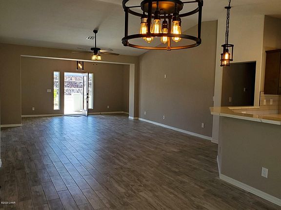 5th image of 3165 Applewood Dr