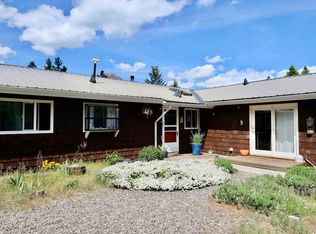1521 Frederick St, Mount Shasta, CA 96067