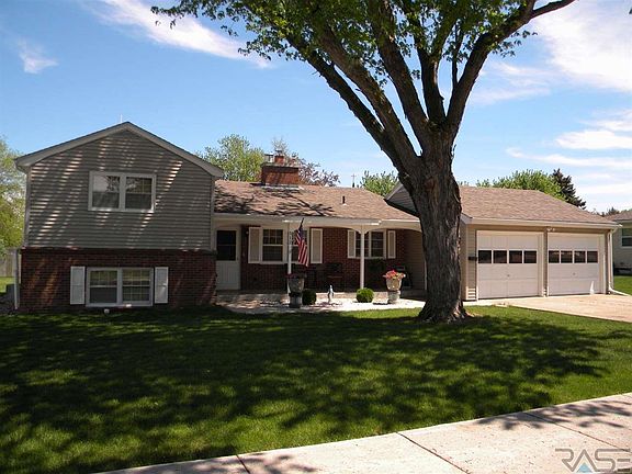 2nd image of 512 N Josephine Ave