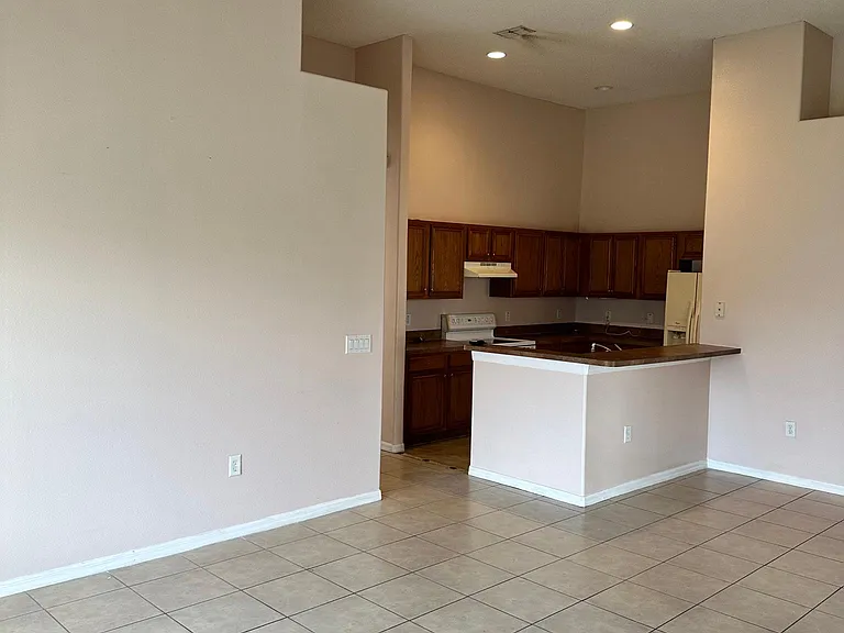 2165 Island Walk Dr — Photo 5