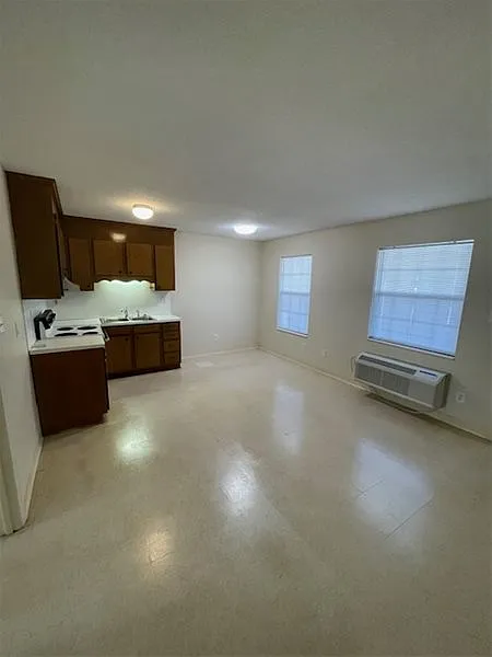 1 bed, 1.0 bath, 600 sqft, $995 — Photo 2