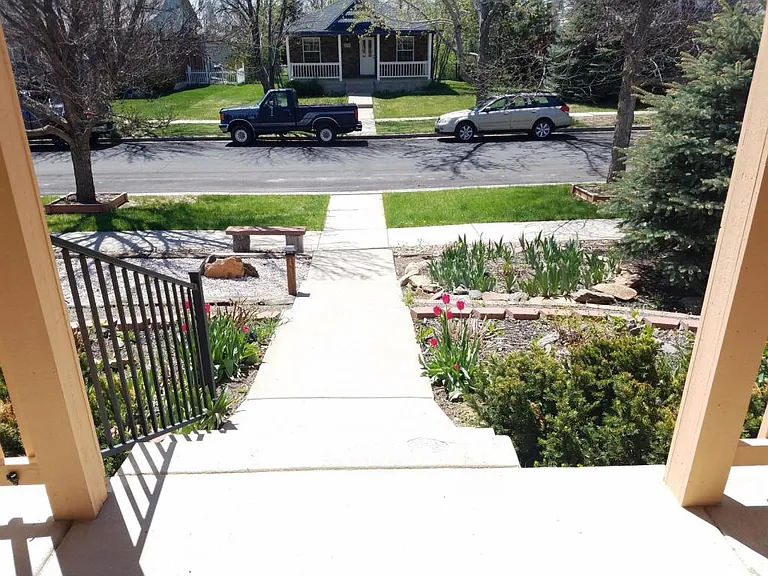 214 E Iowa Ave — Photo 2