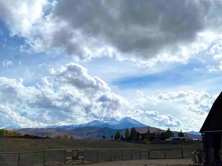 Fender Ln — Photo 40