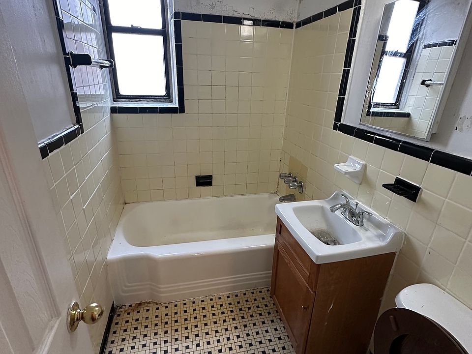 2nd image of 9201 Kings Hwy APT 6F