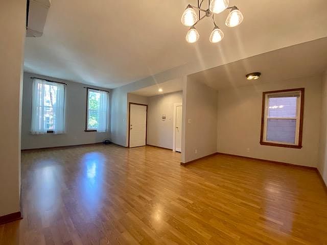 1st image of 1834 N Hudson Ave #1N