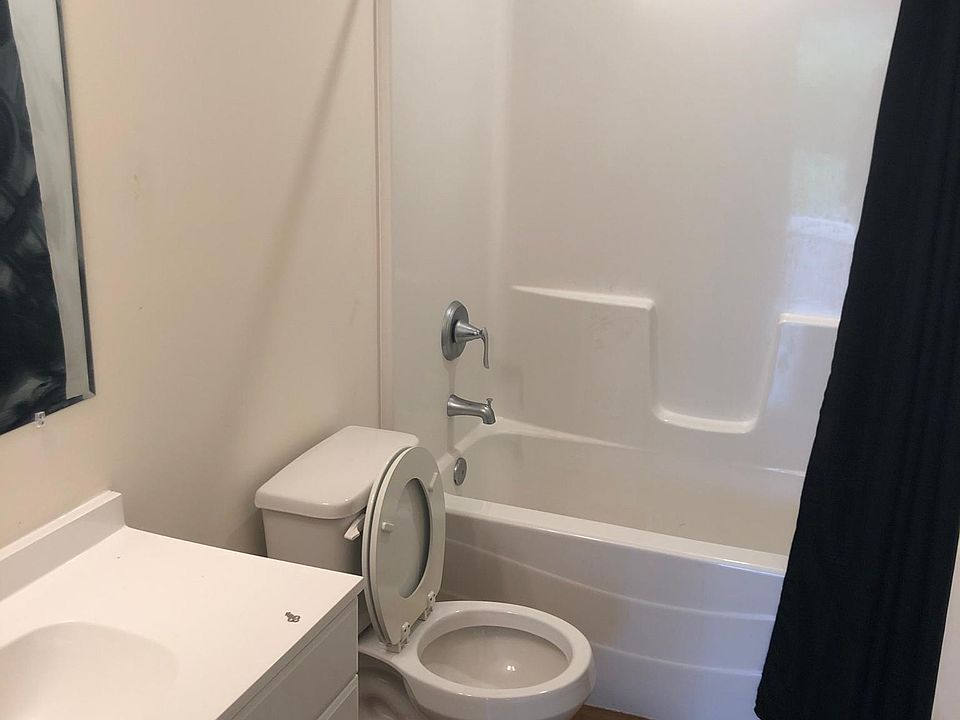 2nd image of 147 N Ash St #2