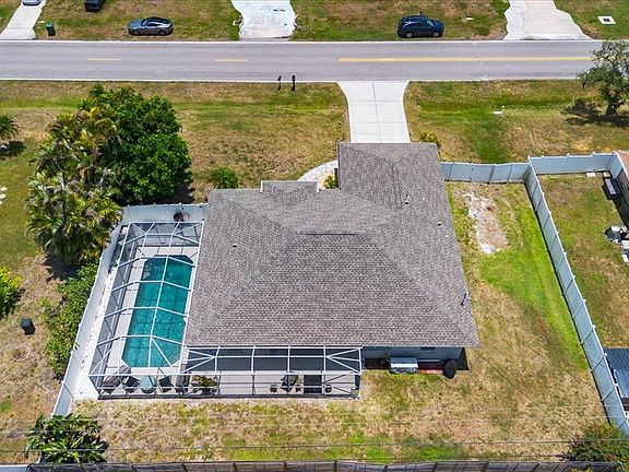 5th image of 756 W BAFFIN DRIVE