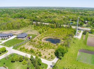 1 & 2 Deer Pond Dr, Saint Charles, IL 60175