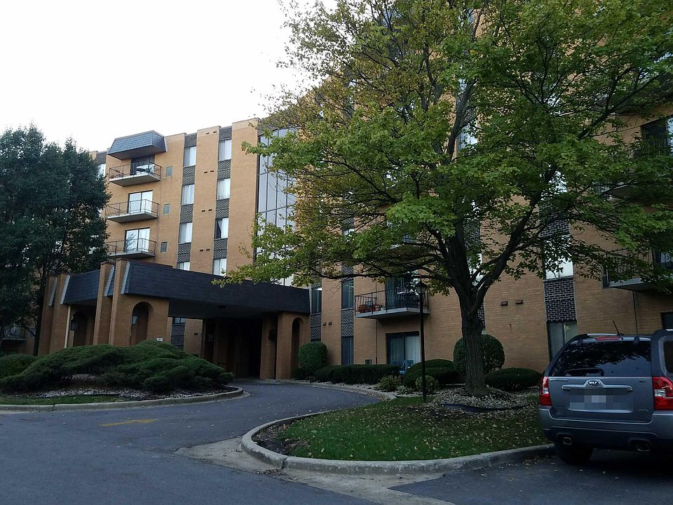1st image of 700 N Bruce Ln APT 513