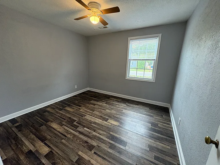 635 Sterling St — Photo 10