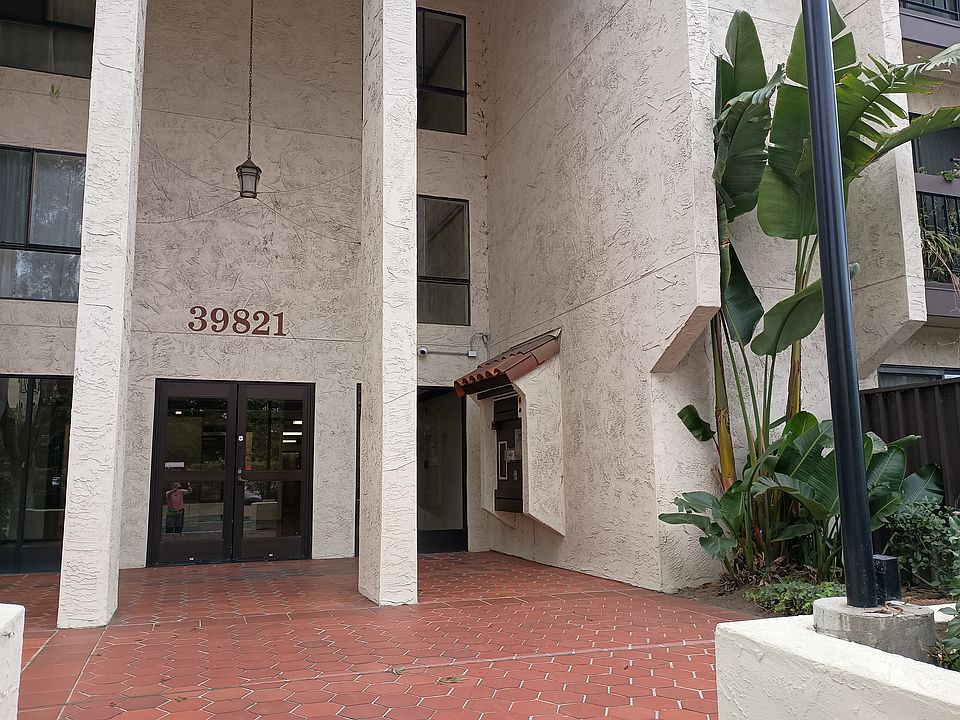 Front entrance to Bldg. 8 on Cedar Blvd.