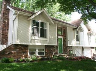 2429 S Viking Dr, Independence, MO 64057