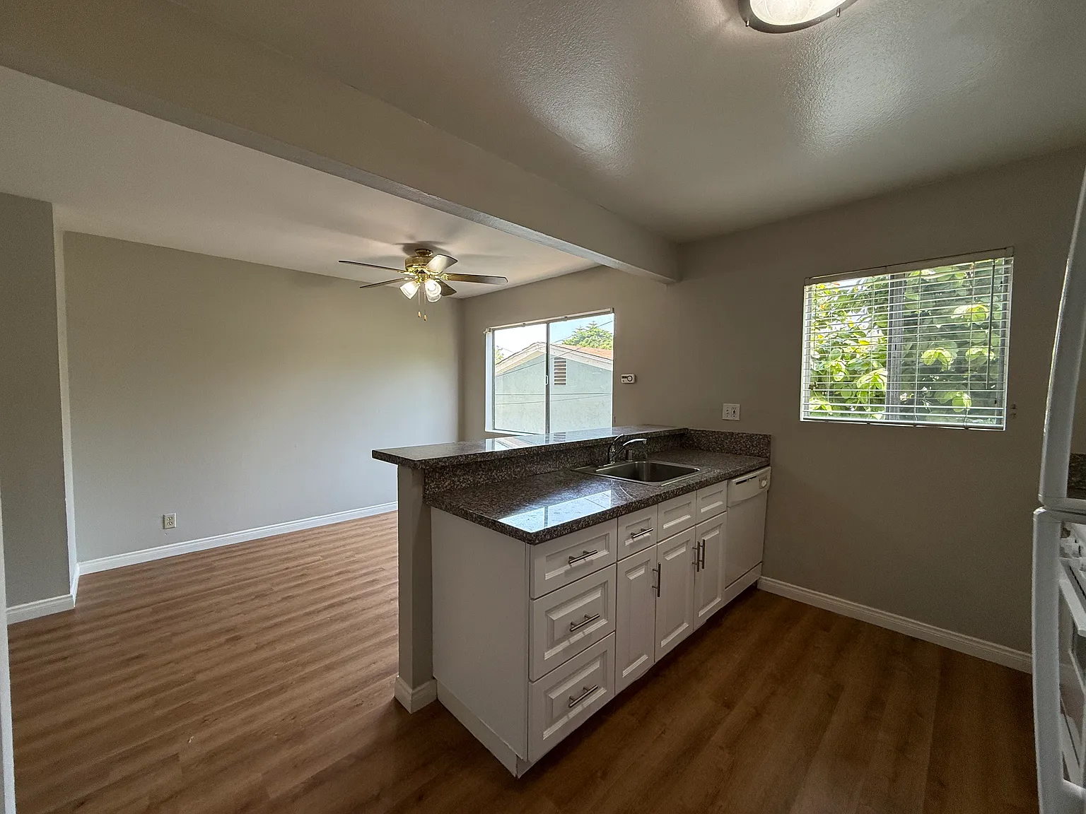 2 bed, 1050 sqft, $2,375 — Photo 3