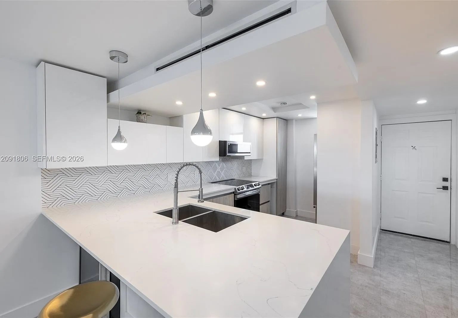 Island Shores Condo — Photo 1