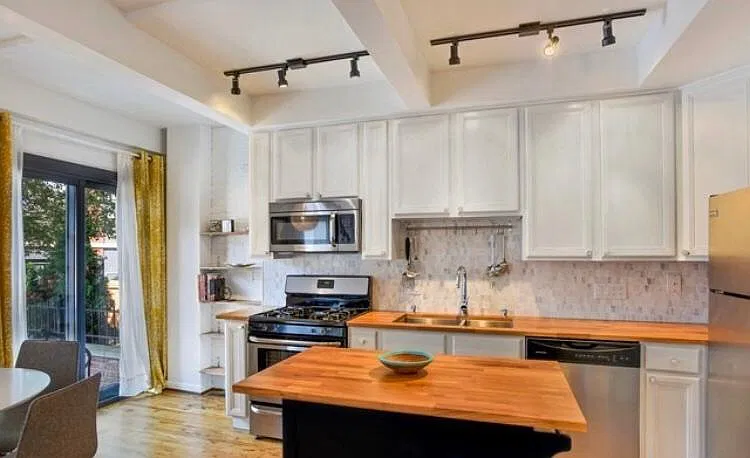 646 W Belden Ave — Photo 4