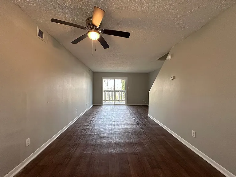 The Hammond Apartments — Photo 123