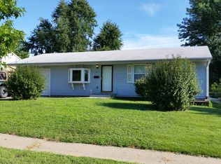 221 SE 40th St, Topeka, KS 66609
