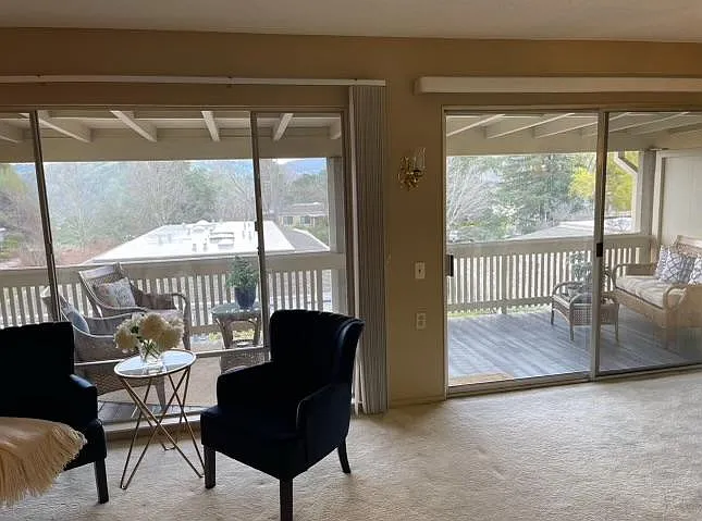 2 bed, 1054 sqft, $2,995 — Photo 2