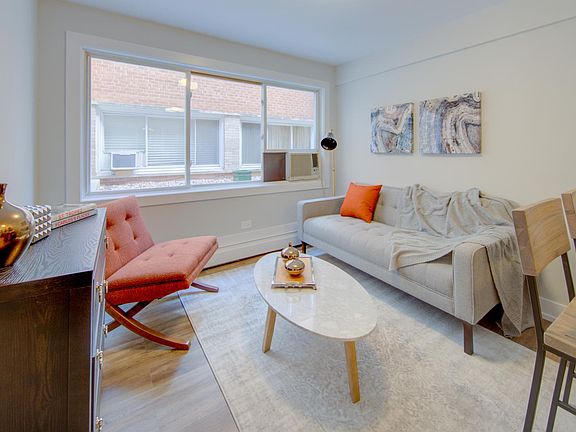 2nd image of 5952 N Winthrop Ave #1P