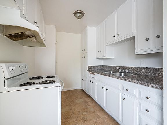 4th image of 17463 Vanowen St APT 9