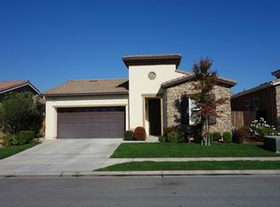 2426 E Oakmont Ave, Fresno, CA