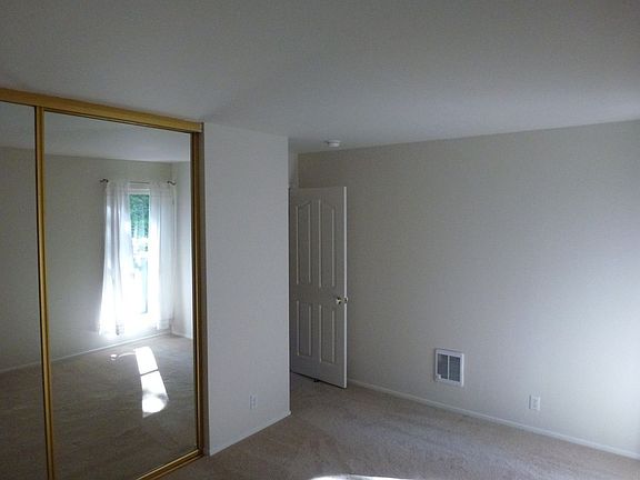 4th image of 2091 Ascot Dr Unit 129