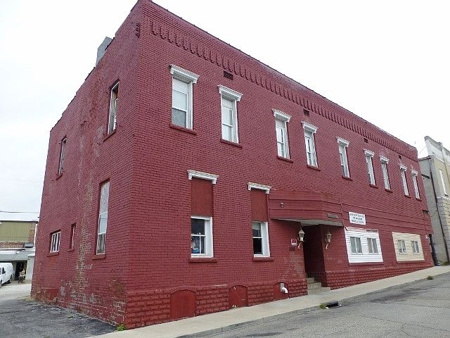 1st image of 108 W Mill St