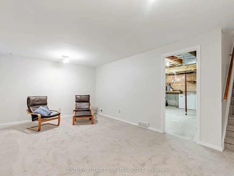 160 Conway Dr #7 — Photo 28