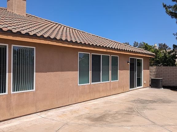 4th image of 23951 Doheny Cir
