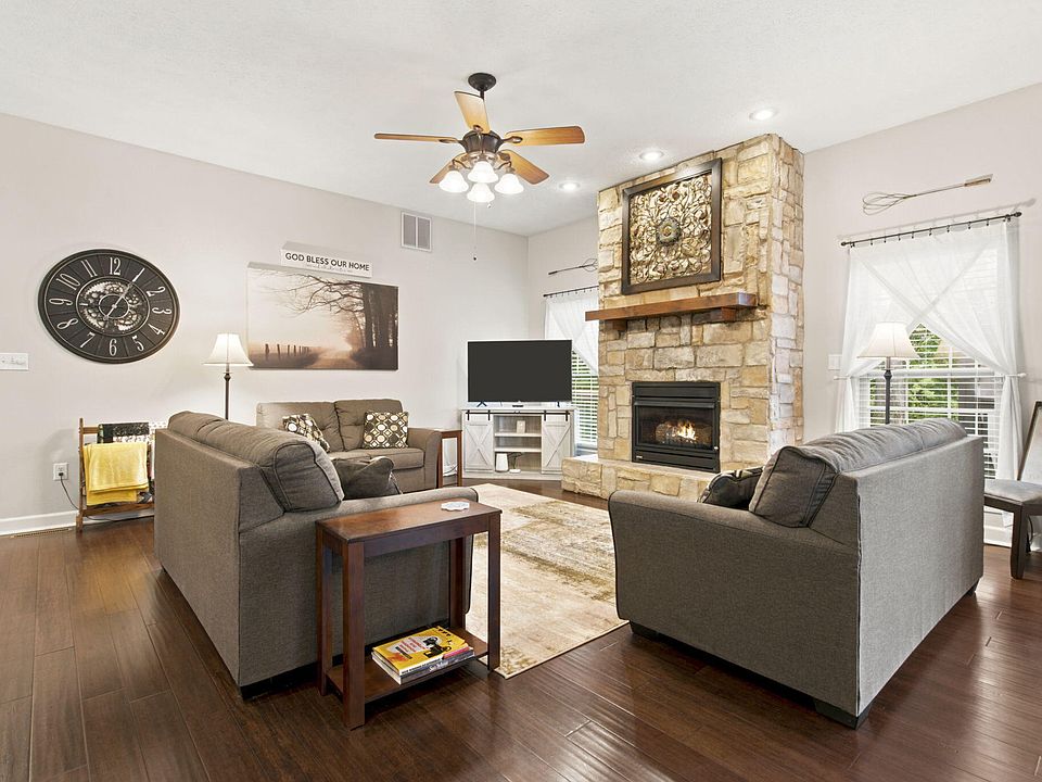 1367 Glossip Avenue, Highlandville, MO 65669 | Zillow