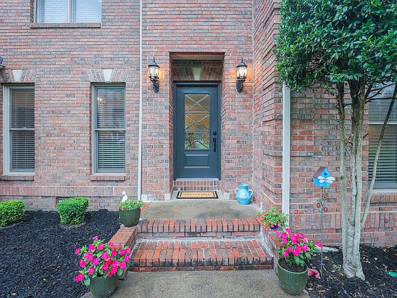 5th image of 16 Greenwood Pl