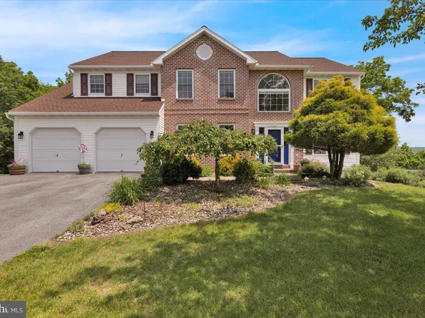 6 Reservoir Cir, Leesport, PA 19533