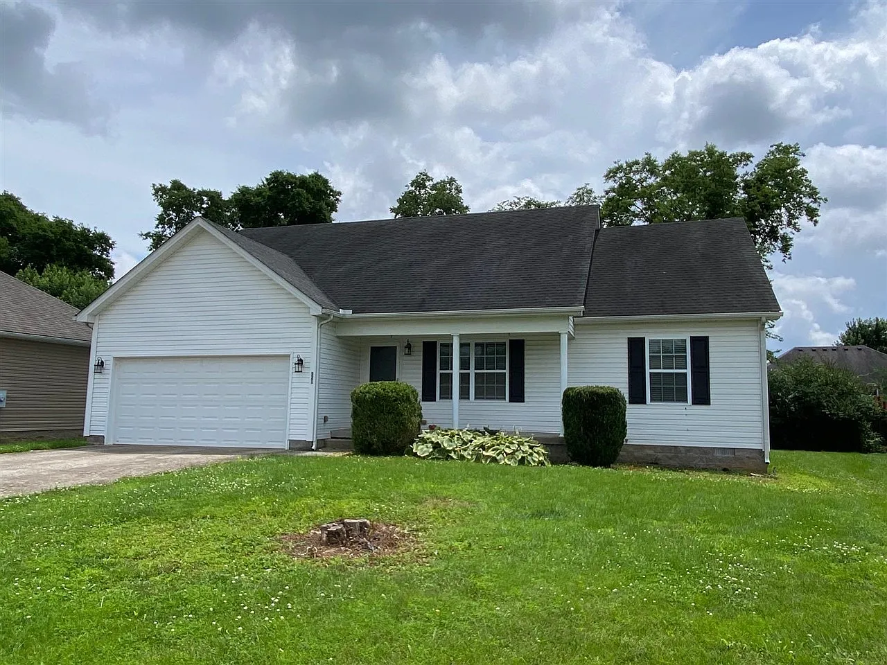 3 bed, 1420 sqft, $1,600 — Photo 1