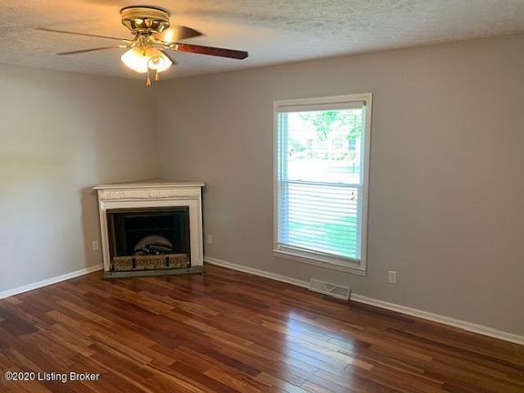 4th image of 133 Blue Bird Dr