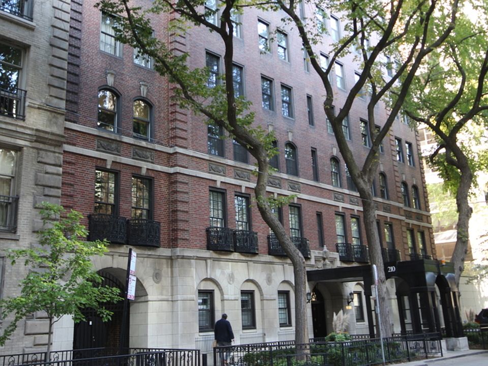 1st image of 210 E Pearson St APT 2C
