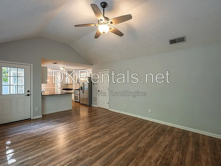 114 Eagle Glen Dr — Photo 31