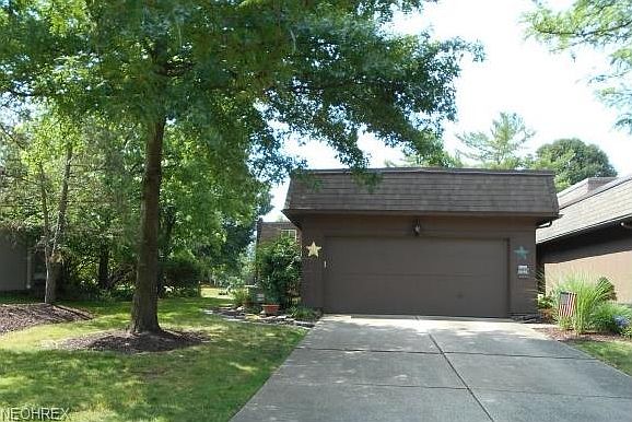 1st image of 19239 Briarwood Ln